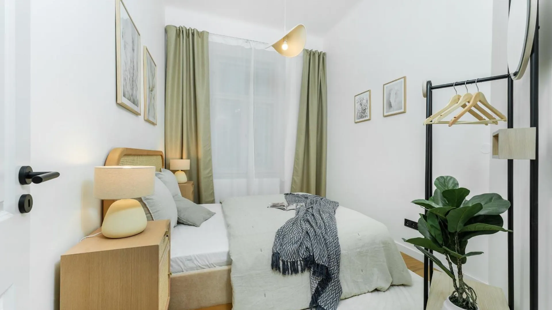 Cozy Wenceslas Square 700M Apartment, Prag 0*,