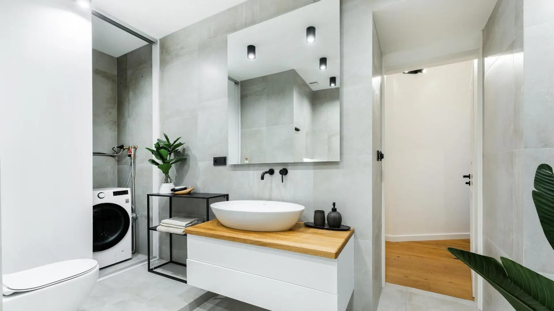 Cozy Wenceslas Square 700M Apartment, Prag