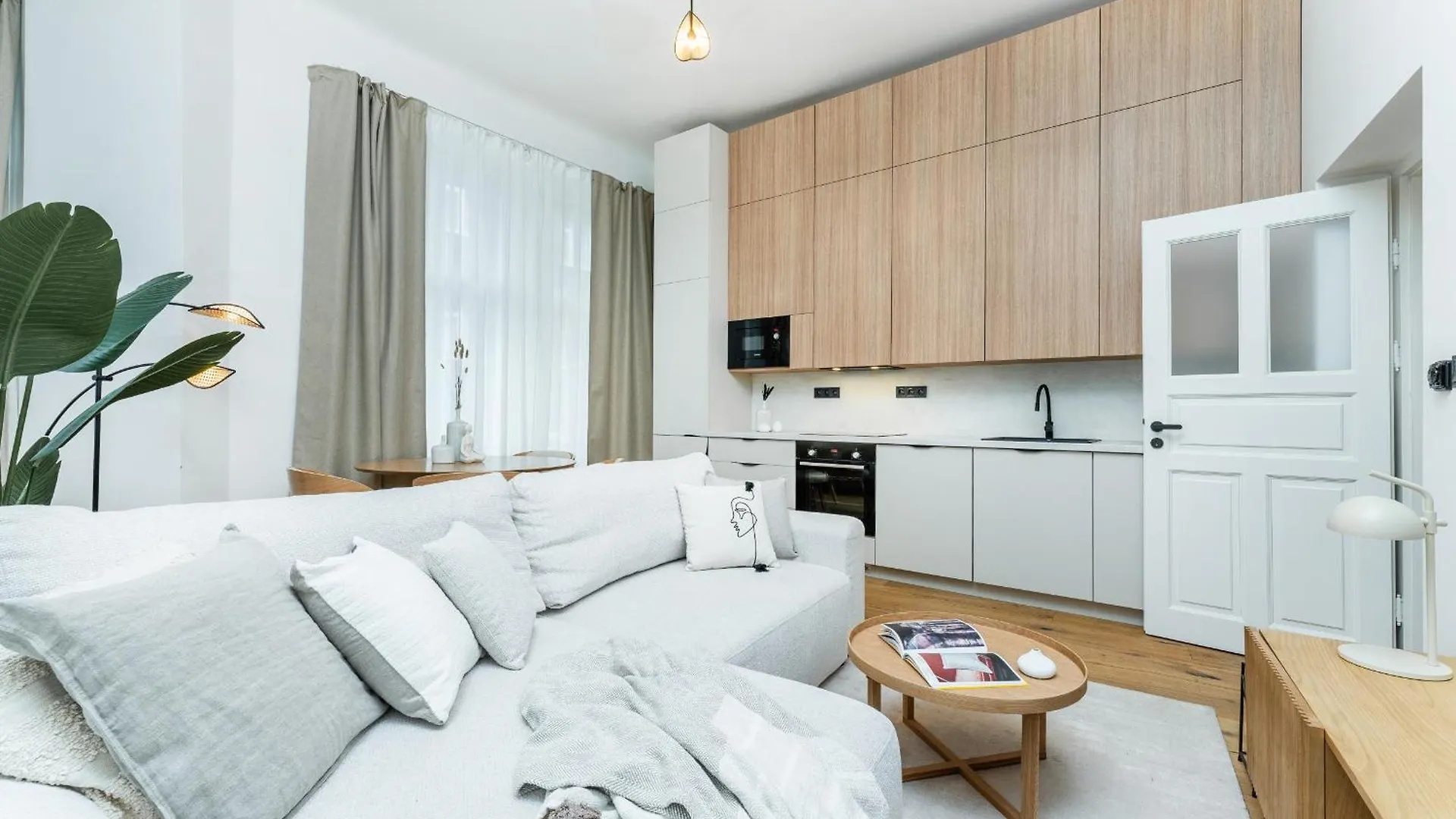 Cozy Wenceslas Square 700M Apartment, Praag Tsjechië