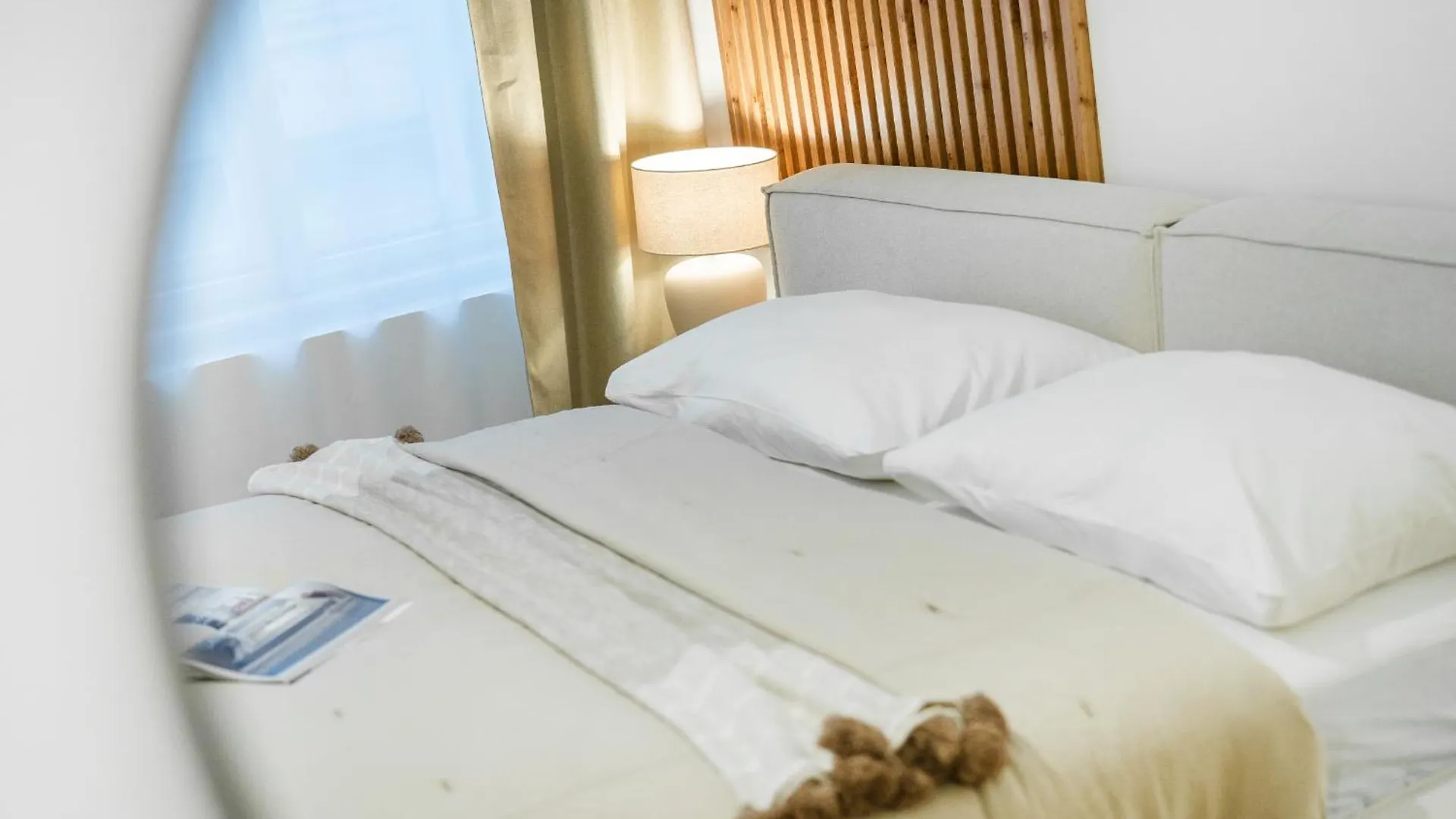 Cozy Wenceslas Square 700M Apartment, Praag