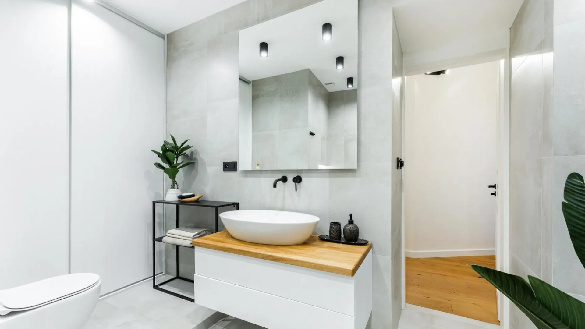 Cozy Wenceslas Square 700M Apartment, Praag